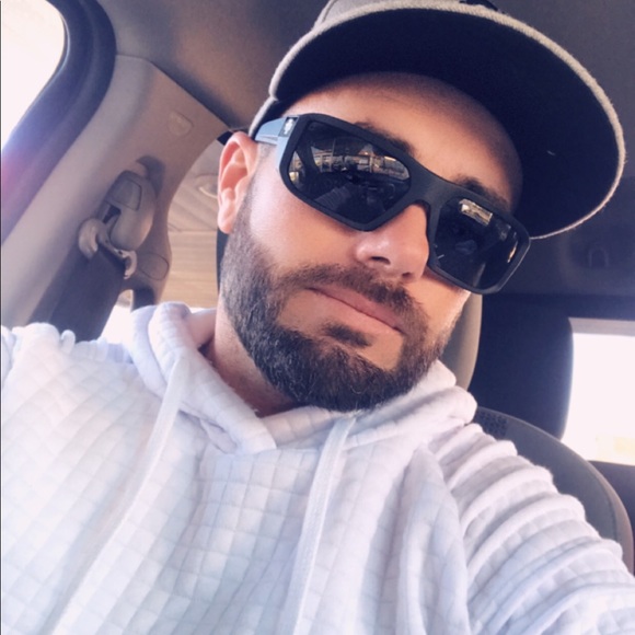 Meet your Posher, Richard - Picture 1 of 1